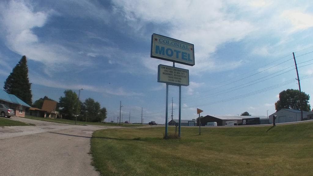 Colonial Motel Marshalltown Exterior foto